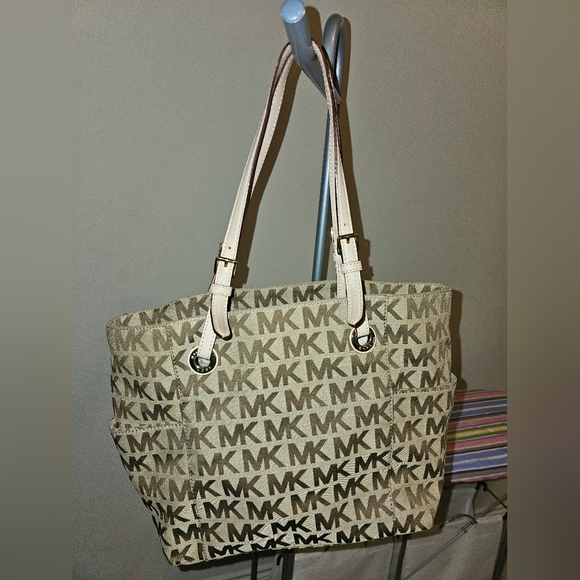 Michael Kors Monogram Tan and Brown Tote - Picture 2 of 7